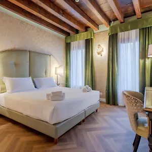 312 Piazza San Marco 3*, Venice Italy